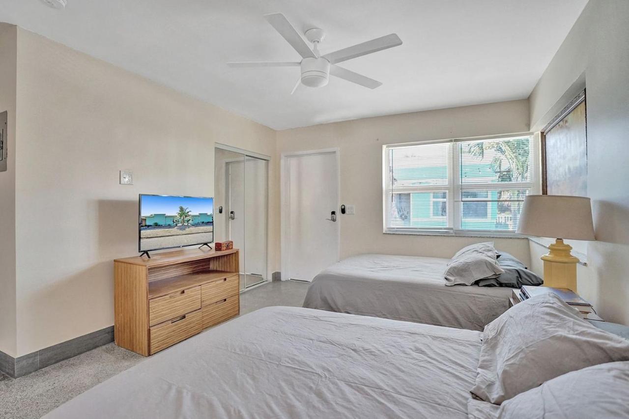 Downtown Hollywood Holiday Retreat Dania Beach Apartment Exterior photo